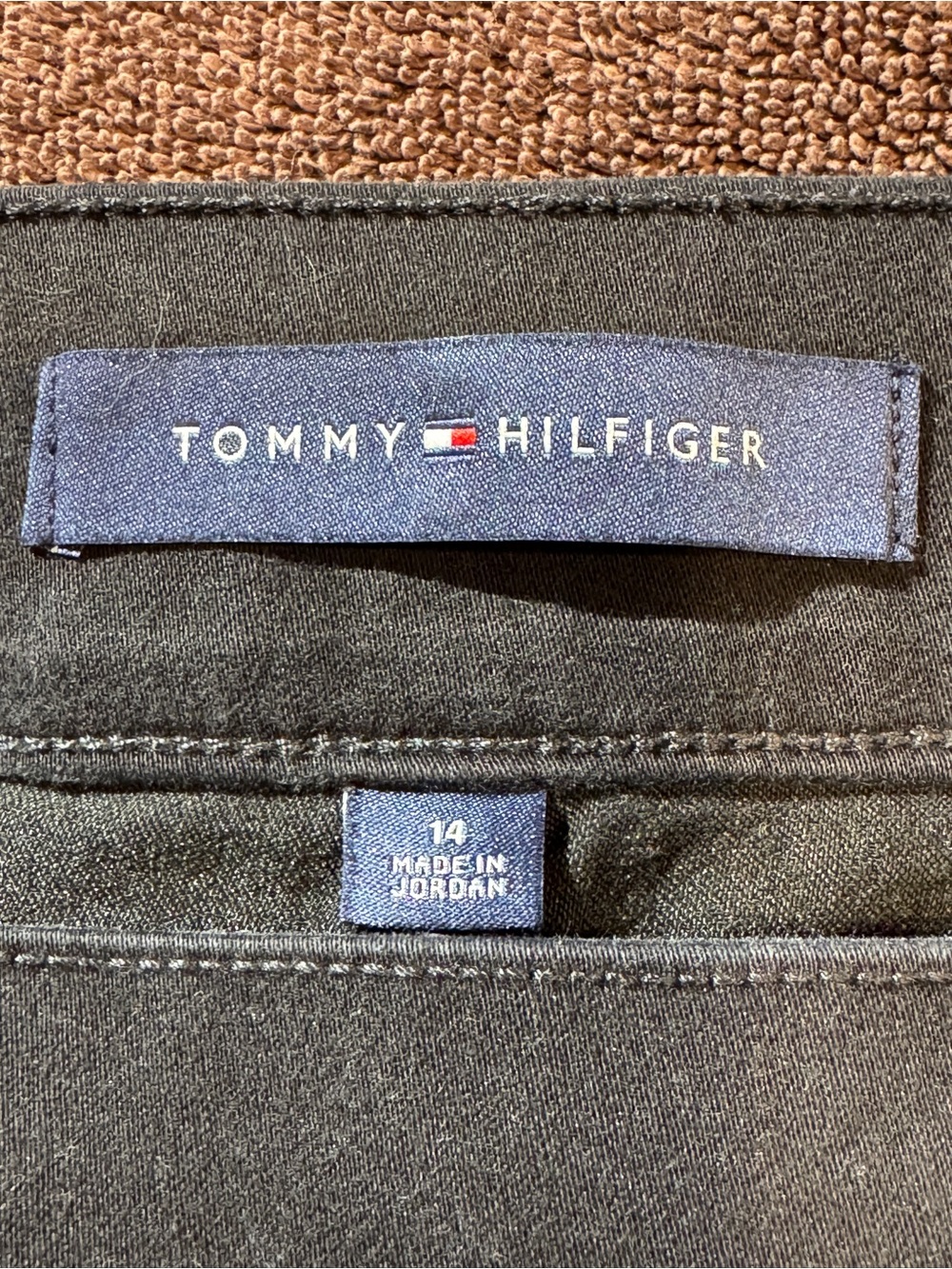 Tommy Hilfiger Black Women's Pull-On Cropped with Zip Accent Sz 14 - Picture 2 of 8